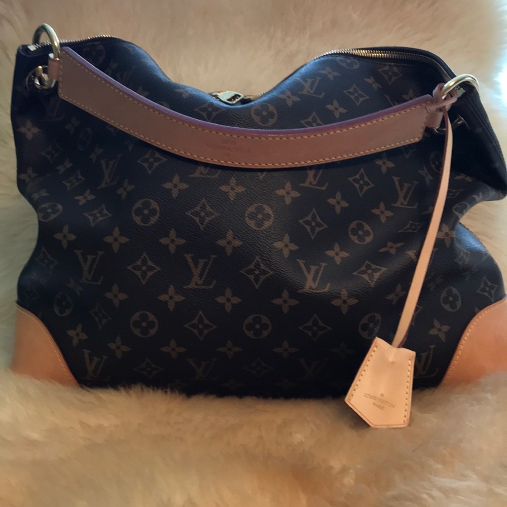 Louis Vuitton Monogramed Berri MM